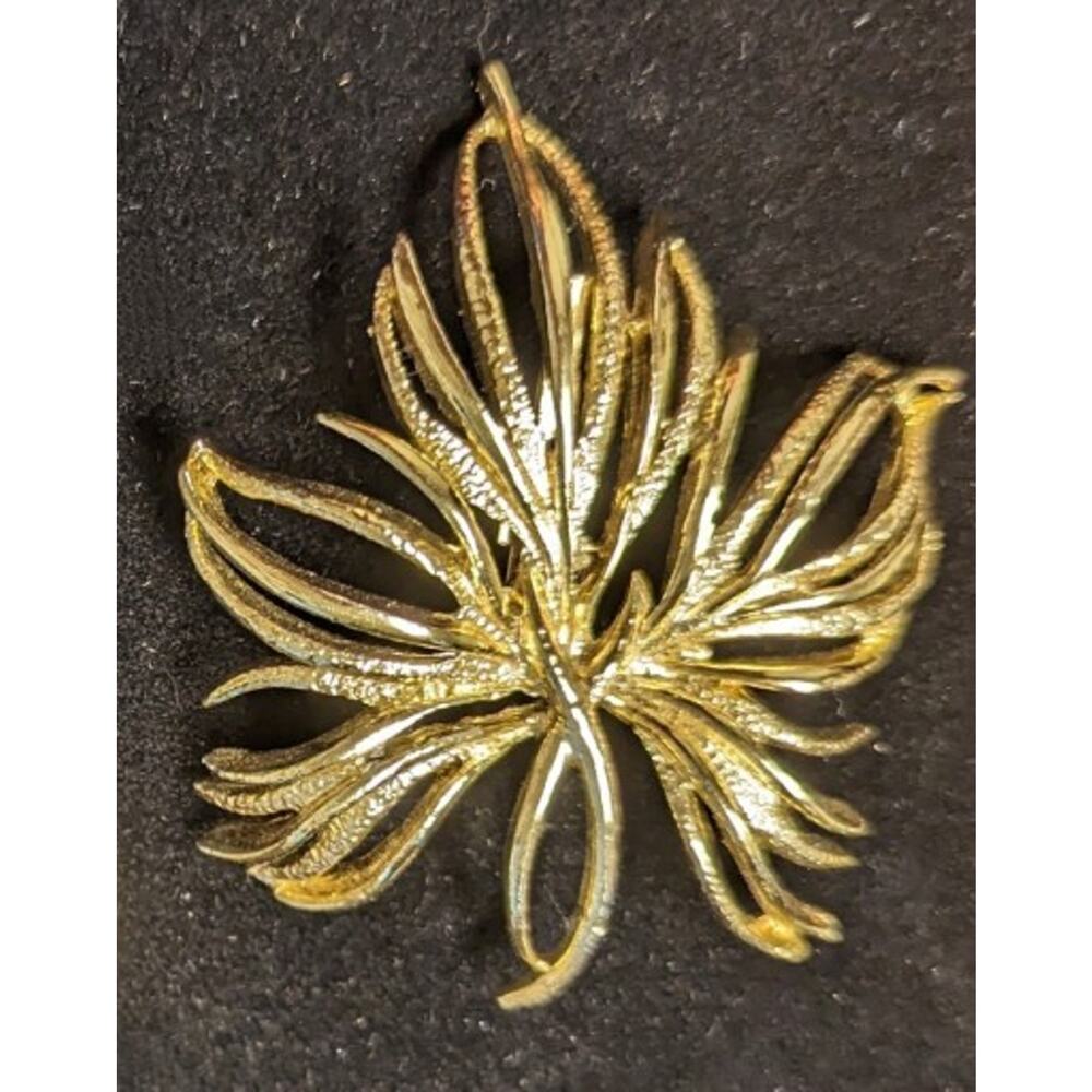 Vintage Gold Toned Metal Reticulated FLOWER FERN LEAF Brooch Lapel Pin 2"